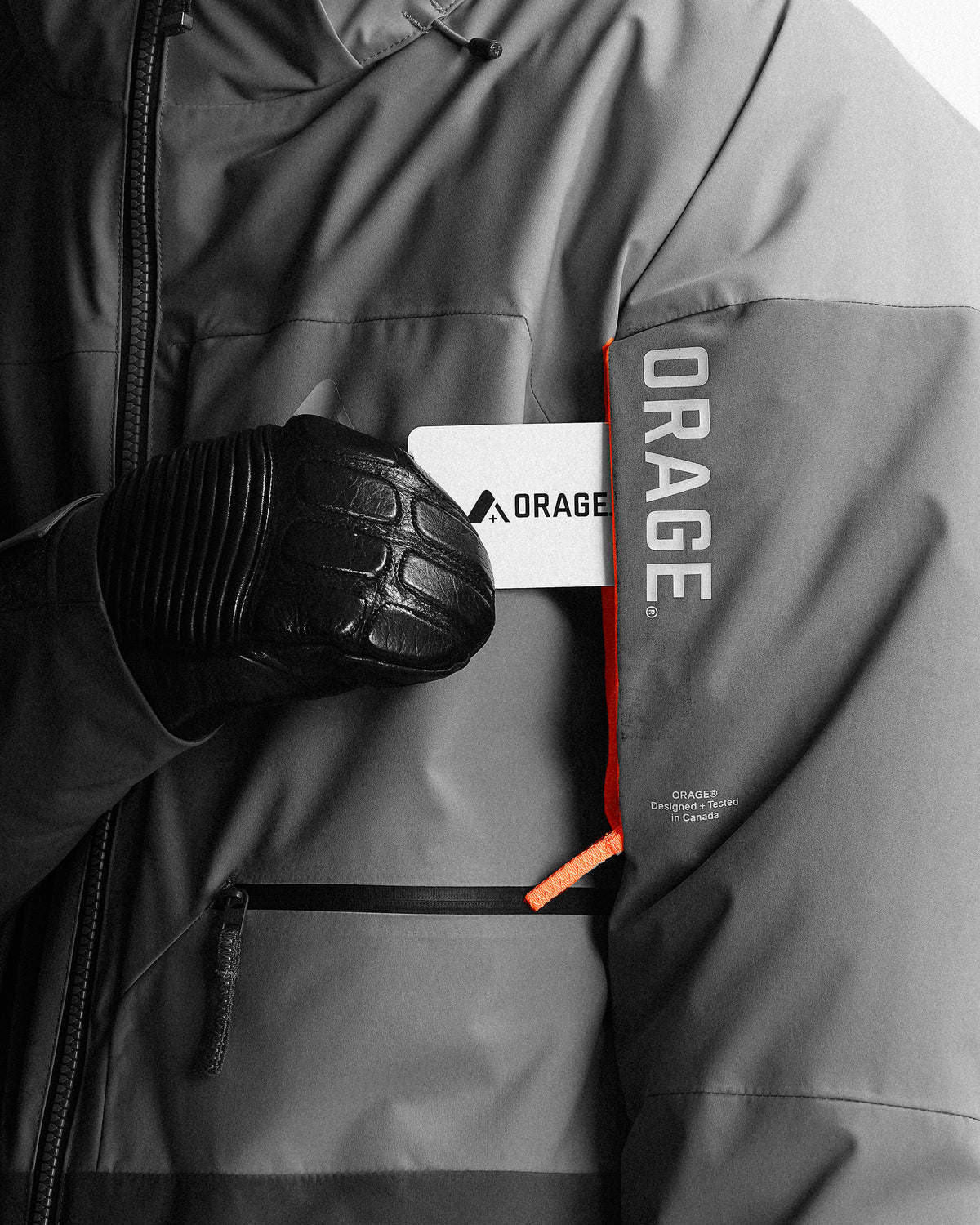 Zipped pass pocket on the sleeve